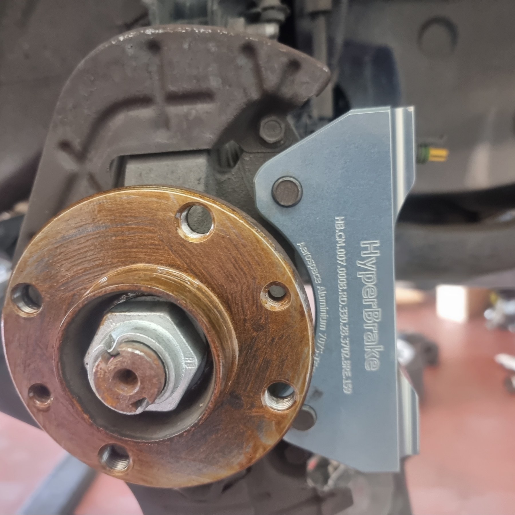 HyperBrake Motorsport Front 4pot Big Brake Kit without calipers for Fiat 500 for Brembo calipers from Alfa Romeo 159 TBi/Renault Megane RS and monoblock brake discs 330x28mm - Image 4